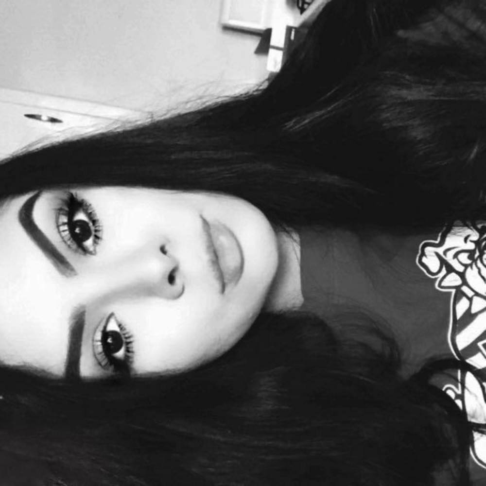 Meet your Posher, Naomi melody